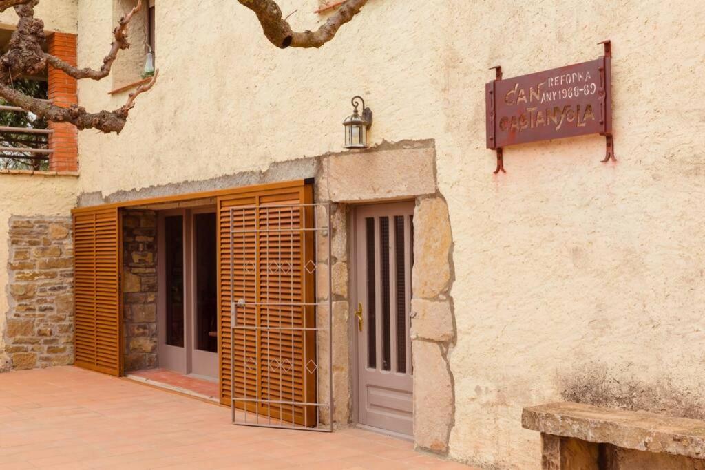 Masia Can Castanyola Marganell Exterior photo